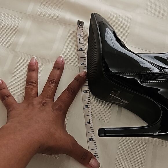 Torrid Stretch Patent Leather Pointy Toe Zip-Up Ankle Boots 5" Heel Black 6WW - Picture 9 of 16
